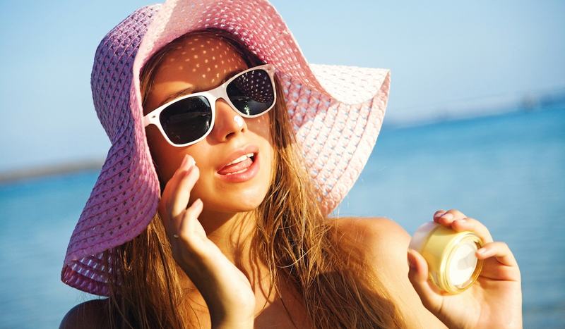 FDA cảnh báo người tiêu dùng về viên uống chống nắng